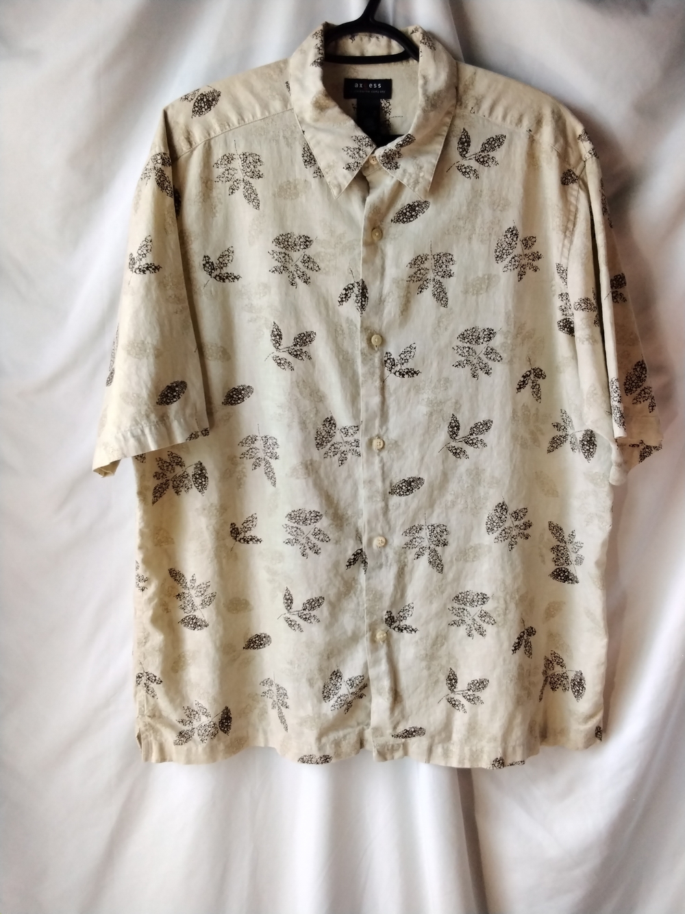 Axcess Cream Short-Sleeve Button Shirt with Black Leaf Print
